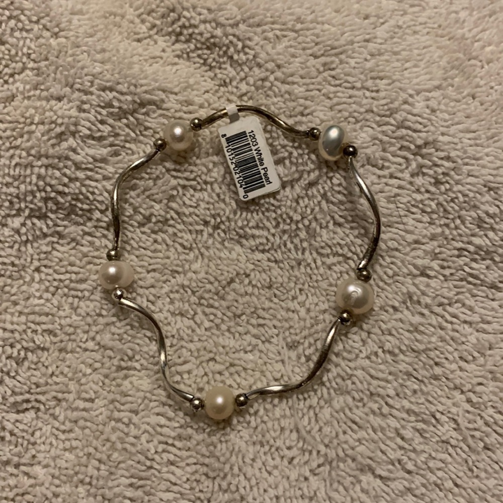 7” ELASTIC PEARL & SILVER COSTUME BRACELET (3)